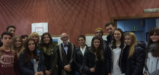 Franco Berrino e gli studenti dell'Istituto nazionale dei tumori di Milano